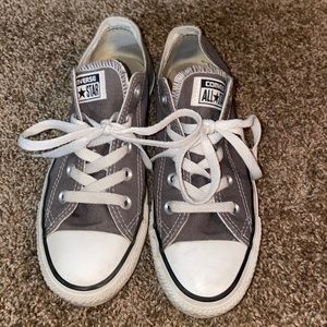 Grey converse - Low tops